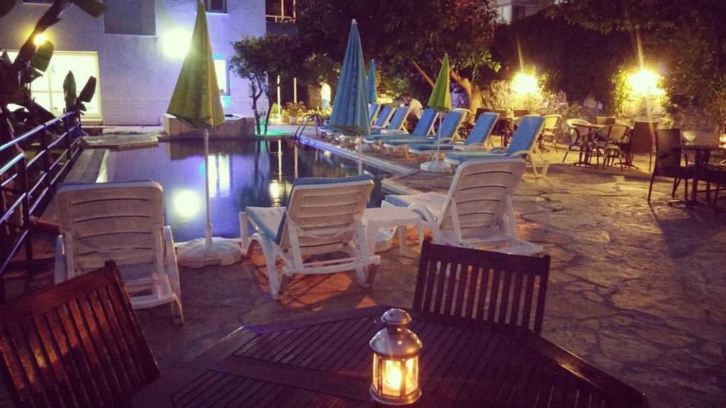 Parla Apart Hotel Çeşme Eksteriør billede